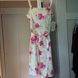 Floral print dress with tie belt